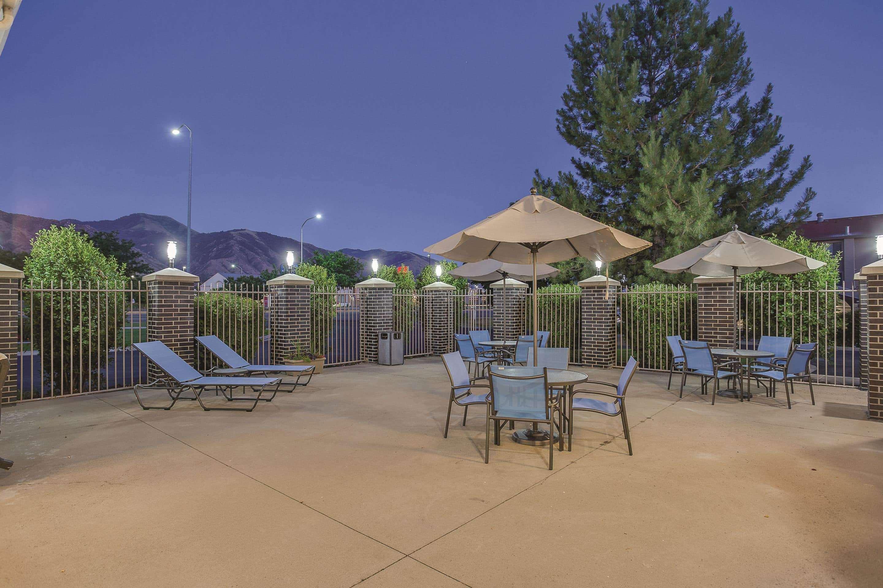 La Quinta By Wyndham Logan Exterior foto