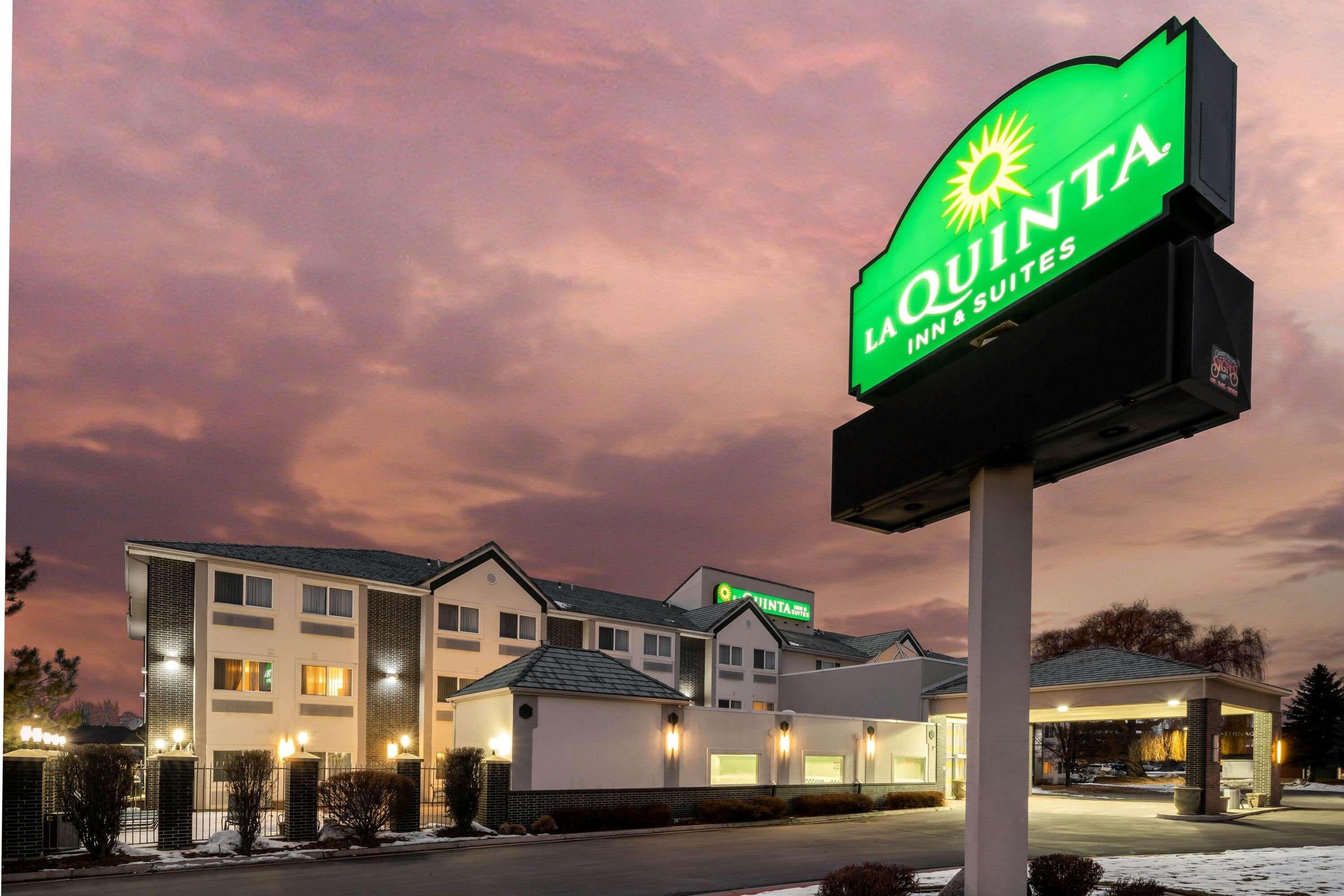 La Quinta By Wyndham Logan Exterior foto